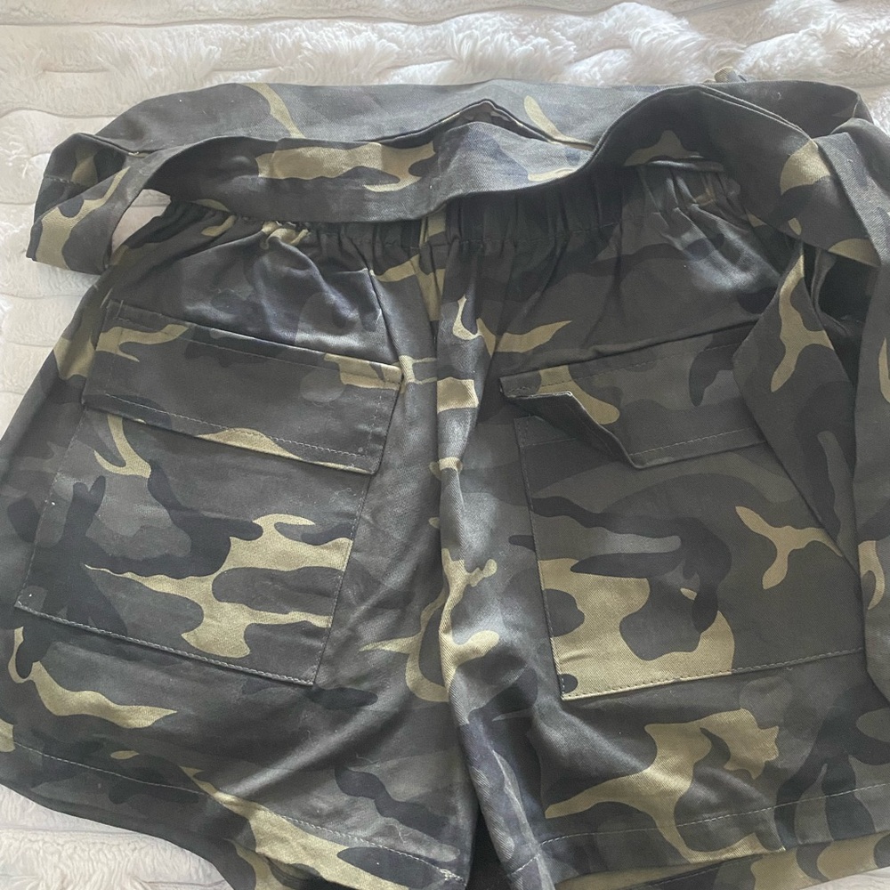 SHEIN Olive Green Camo Cargo Shorts